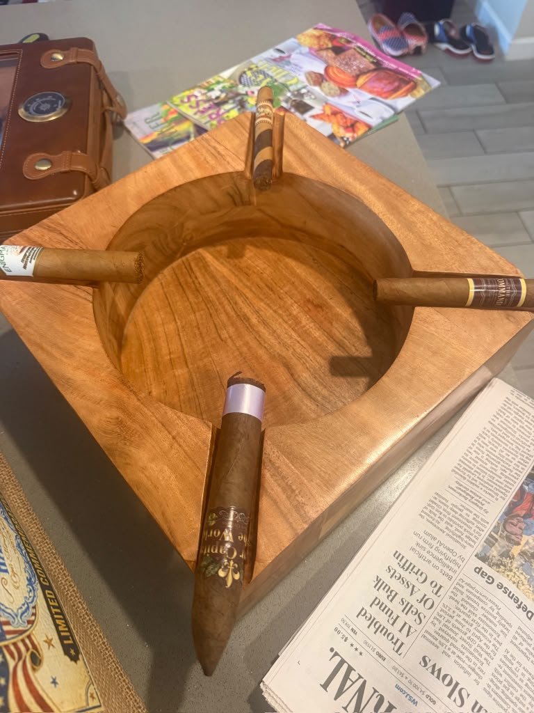 HANDCRAFTED HARDWOOD CIGAR ASHTRAY - Image 2