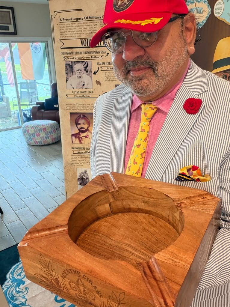 HANDCRAFTED HARDWOOD CIGAR ASHTRAY - Image 3